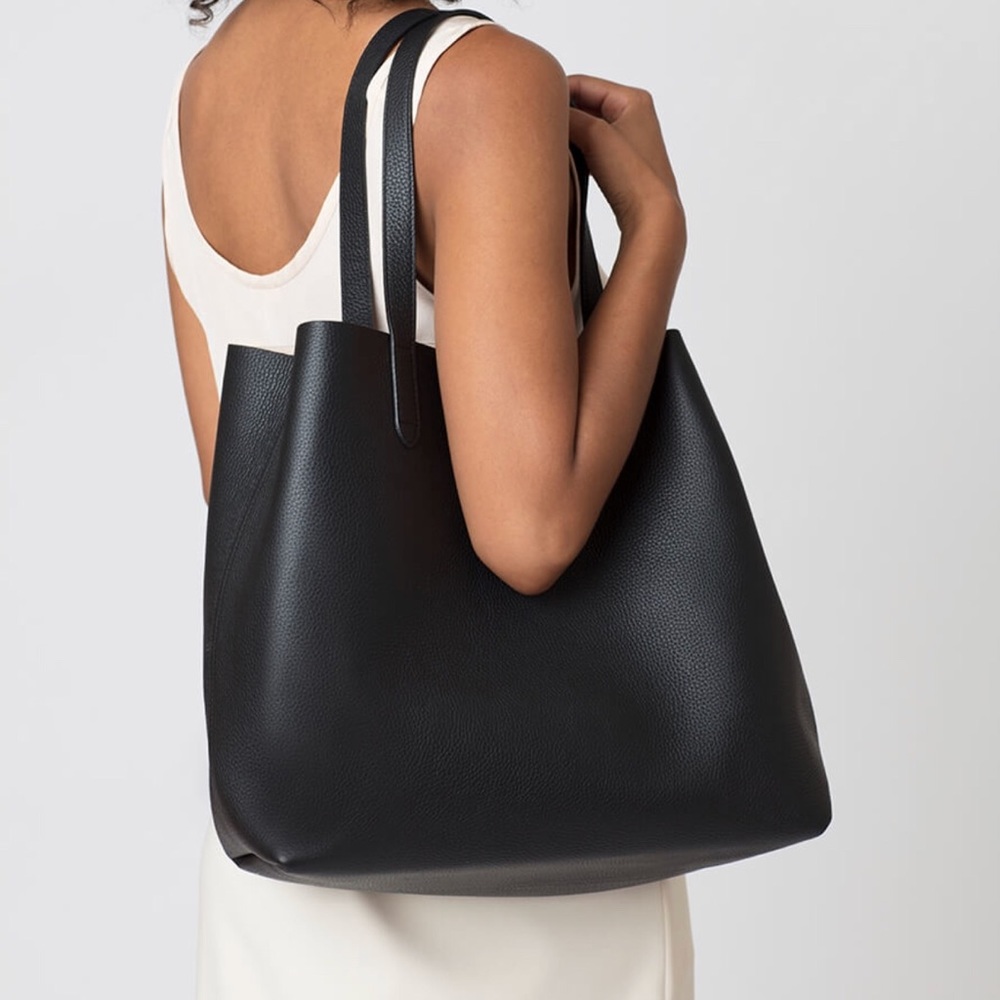 Cuyana Structured Tote in Black Pebbled Leather
